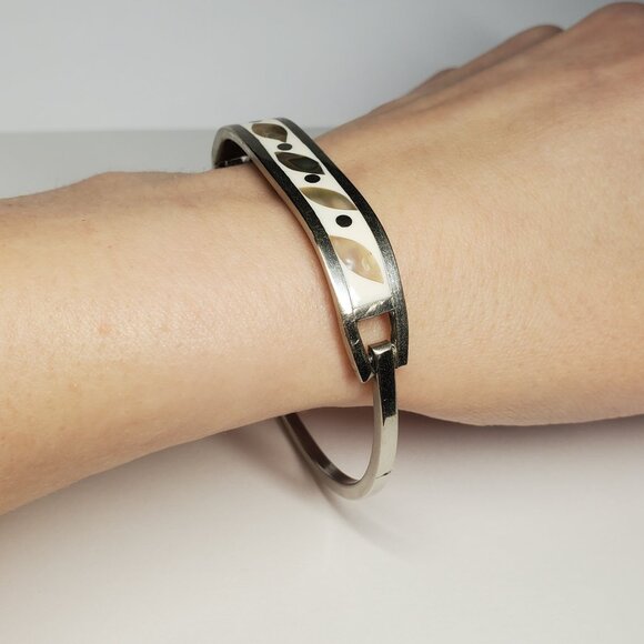 Sterling Silver Pearl Inlay Bracelet - Picture 5 of 9